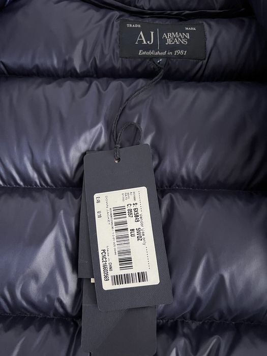 Haina dama puf Armani marimea M-L