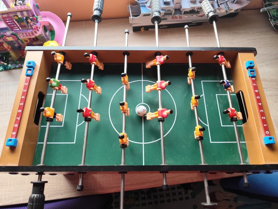 Футбол на маса                                                .