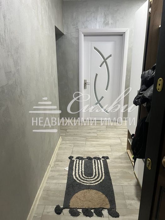 Тристаен апартамент - кв.Тракия!