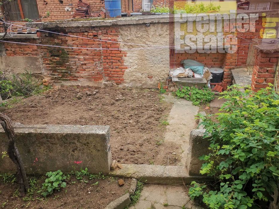 Продава се Къща в Панагюрище - 200 кв.м за 277 €/кв.м - Снимка #4