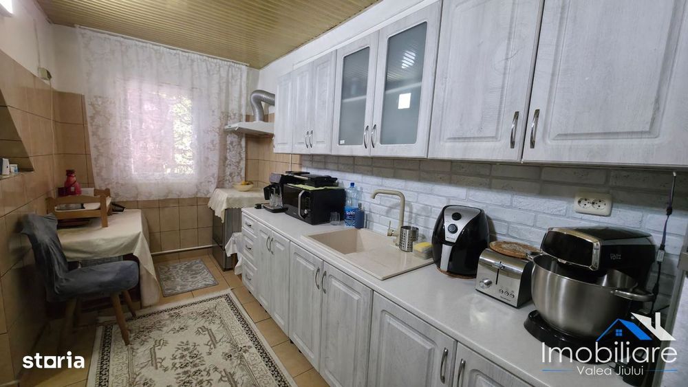 Casa 4 camere - Lupeni | Zona centrala | Aproape de statiunea Straja