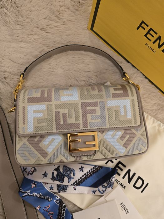 Налична чанта Fendi Baguette