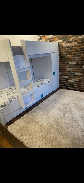 Двуетжано детско легло