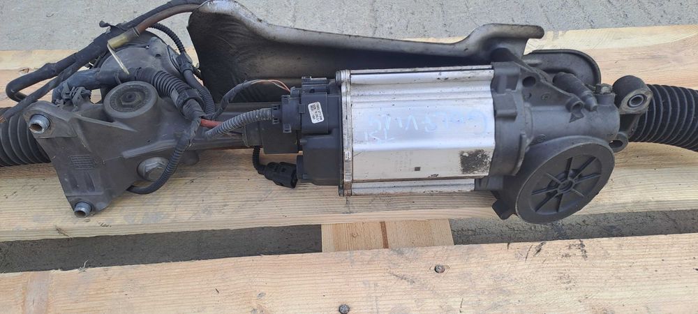 Кормилна рейка Golf 6