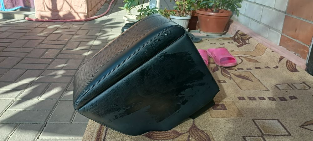 Хундай акцент  подлокотник лябдазон