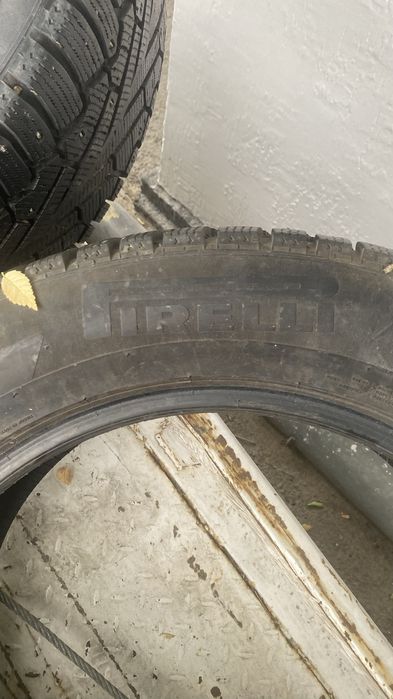 Продам зимнюю резину.