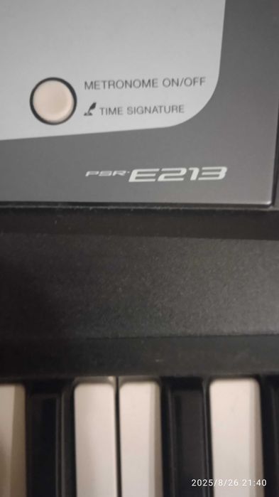 Синтезатор фирма Ямаха