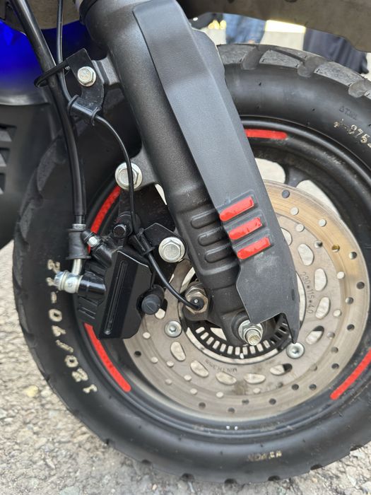 Продам скутер танк Новый!