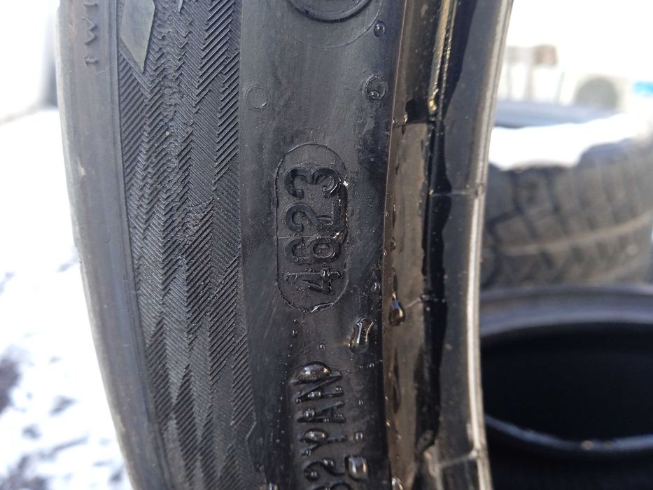 285/30ZR22 XL Continental