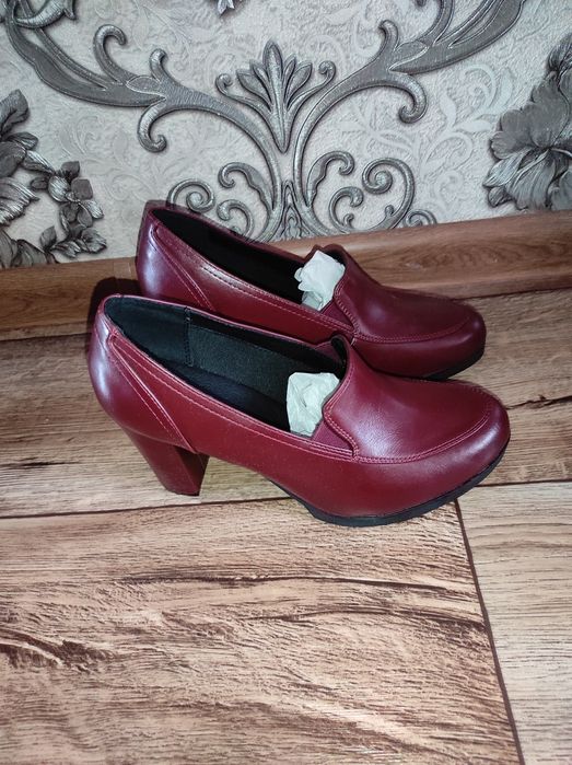 Продам новые туфли