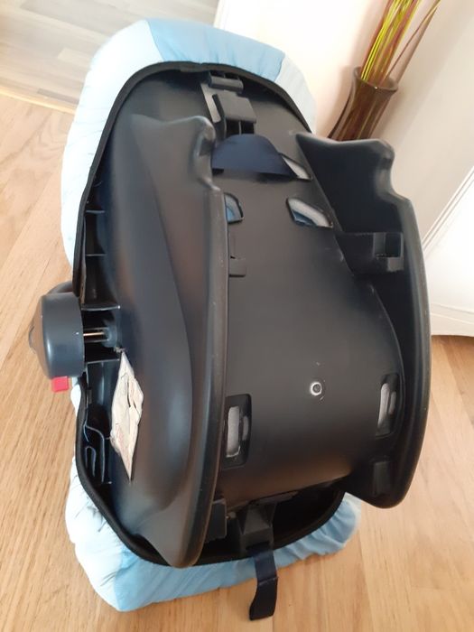 Столче за кола и кошче за бебе Chipolino