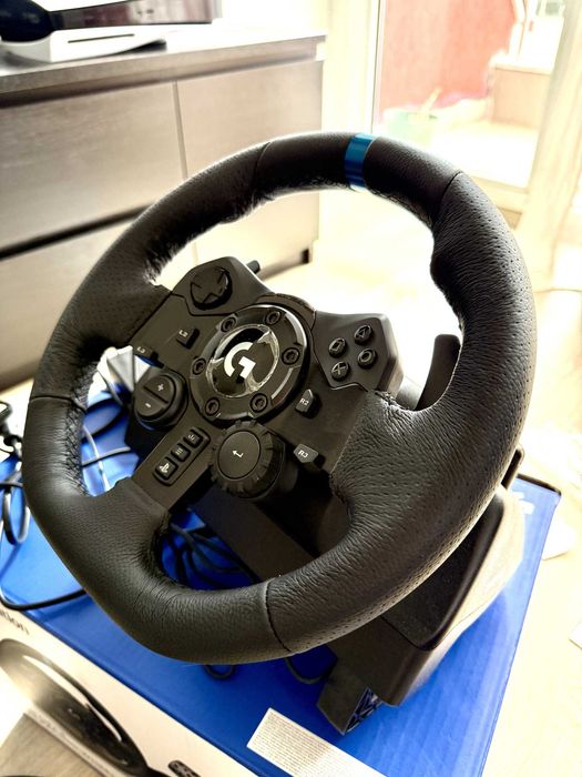 (като ново с гаранция) Logitech G923 + Скоростен Лост за PS + PC