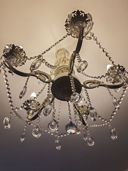 Люстра красивая новая