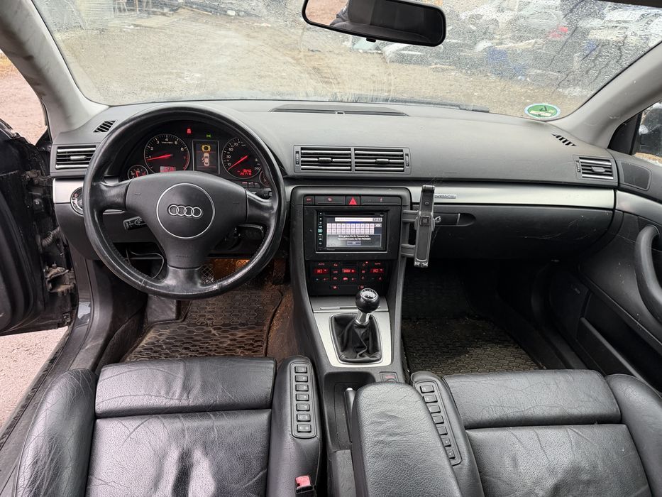 Ауди А4 Б6 3.0 бензим 6 ск само на части