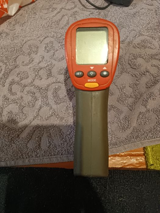Продам UNI-T IR Thermometer Термометр