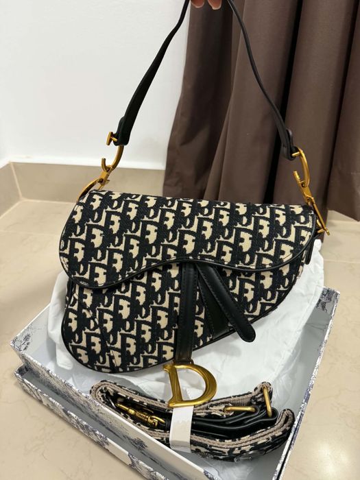 Луксознa дамска чантa Dior Saddle Bag