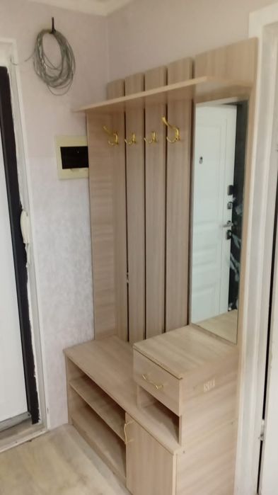 Продам прихожую 15000