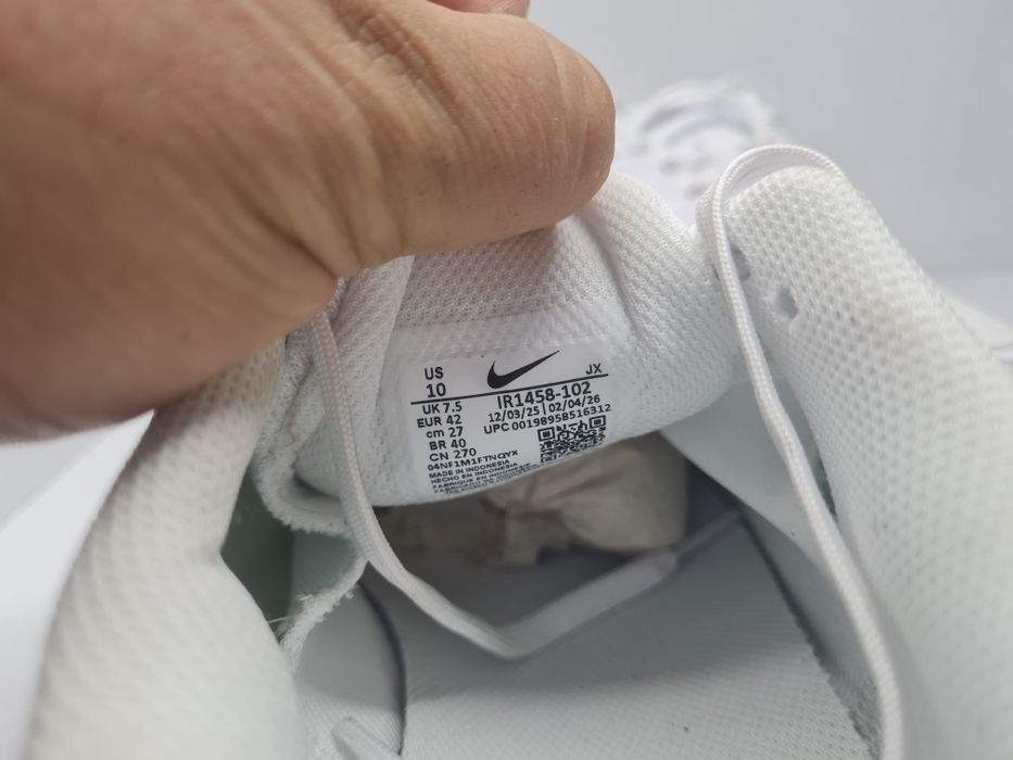 Маратонки Nike Reax 8

Чисто нови с кутия.

Размер 42 стелка 27 см.

Цена 65 евро.