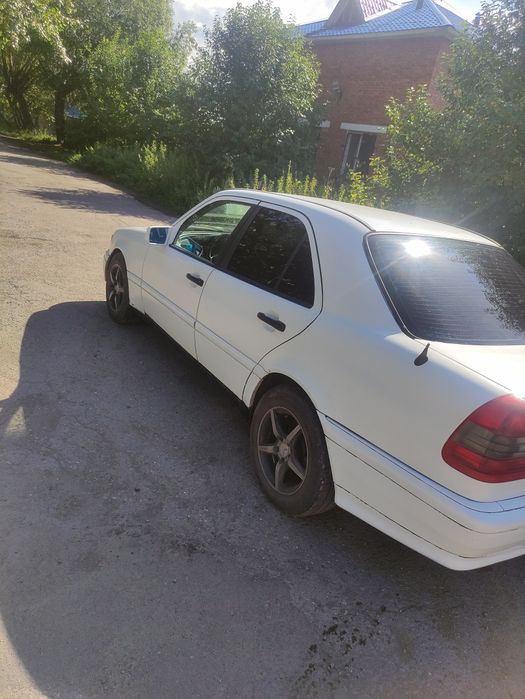 Продам Мерседес с 180