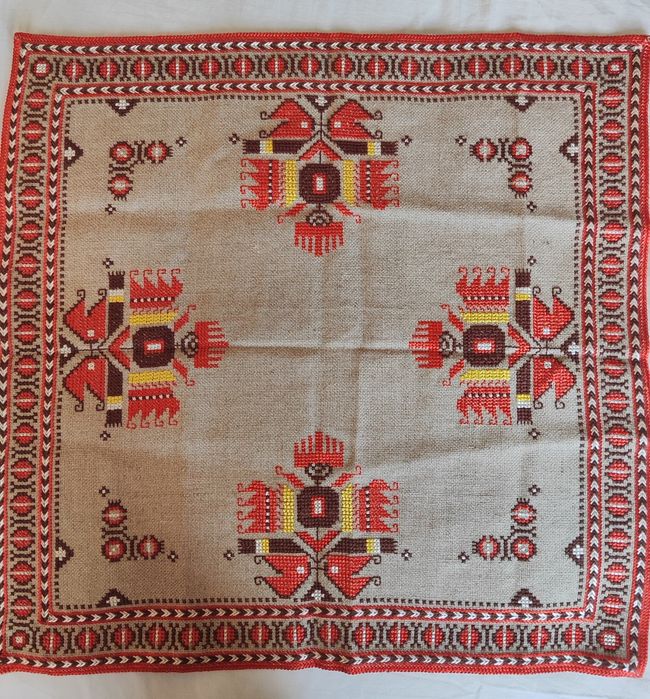 Карета с ръчна бродерия шевица