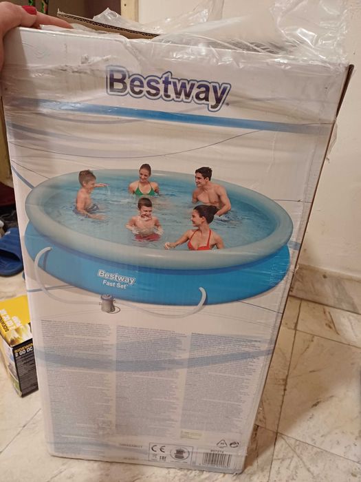 Чисто нов басейн