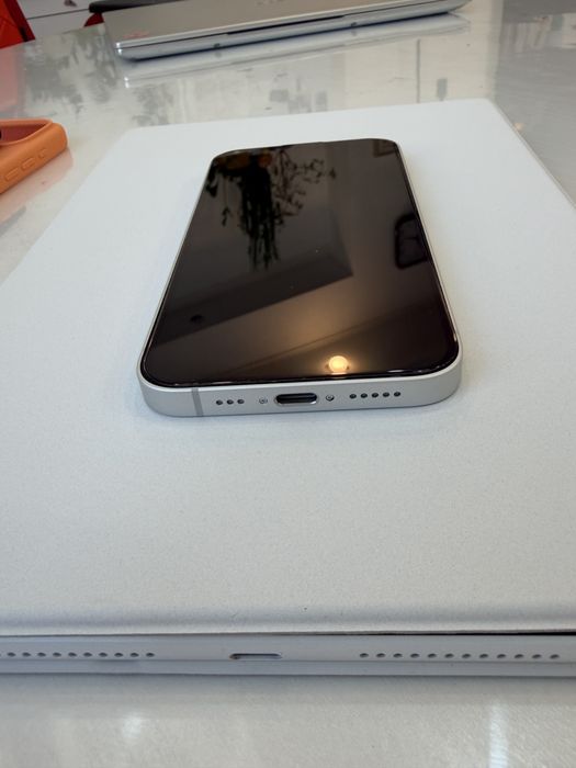 iPhone 17e 256Gb NanoSIM+eSIM белый