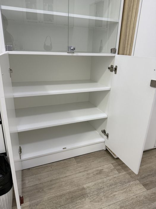 Продаю шкаф для одежды и вещей