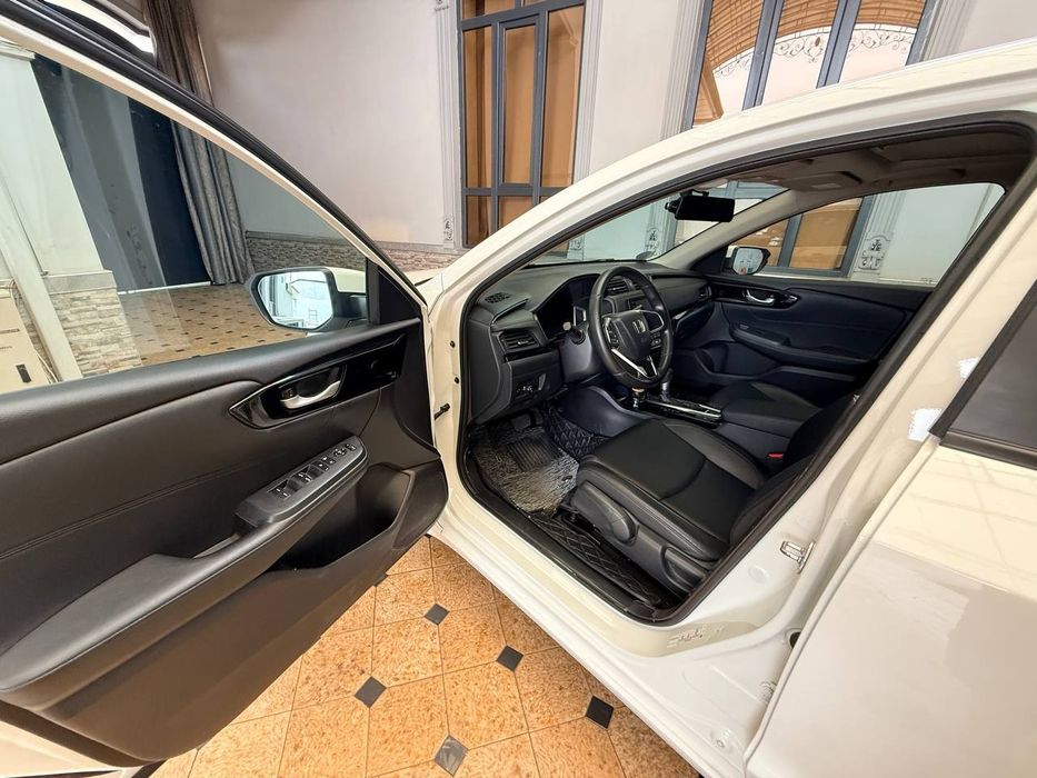 Honda crider 2023 idealni holatda 1 qo'l minilgan