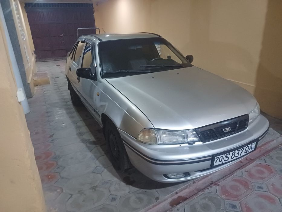 Nexia 1 sotiladi yili 2002 rangi metalika balon 80%