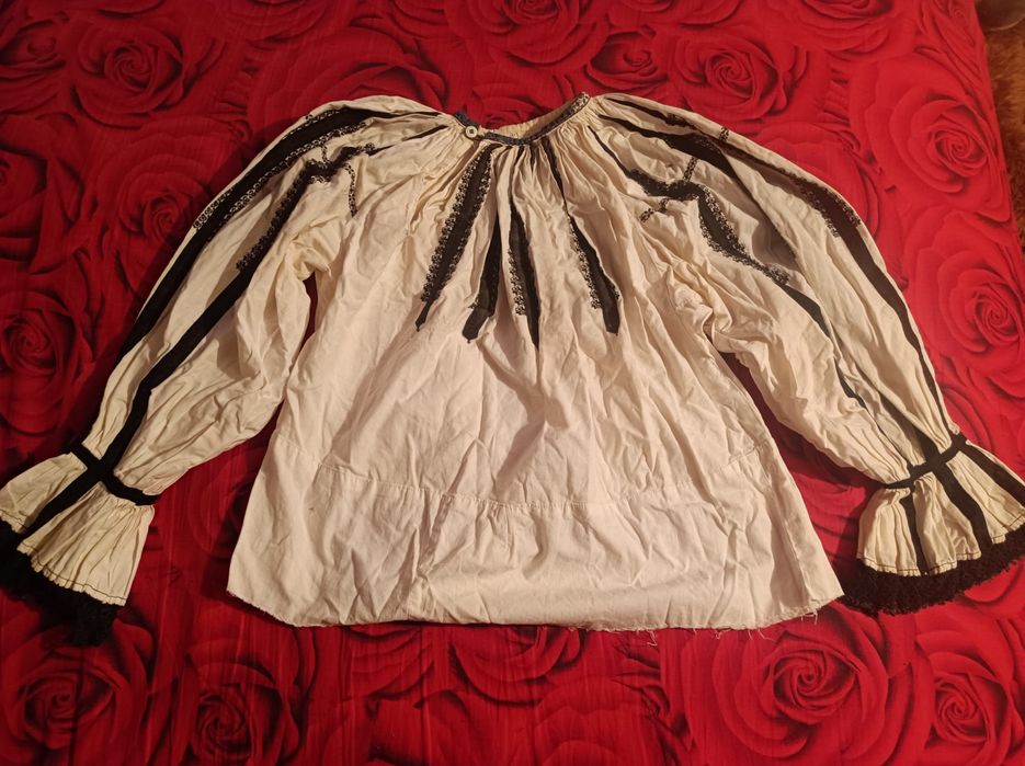 Cătrințe si ie veche de peste 100 ani