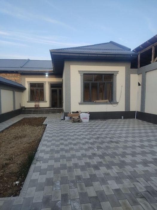 Дом Алмаз махалля 3 сотки 4 кмнаты