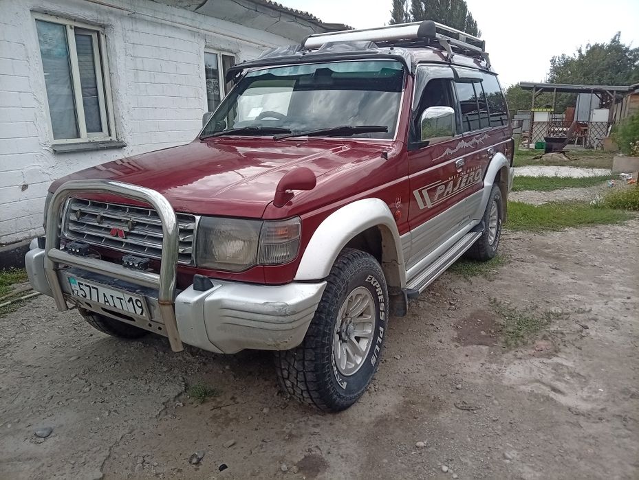 Срочно продам Паджеро на полном ходу,матор коробка без нареканий,