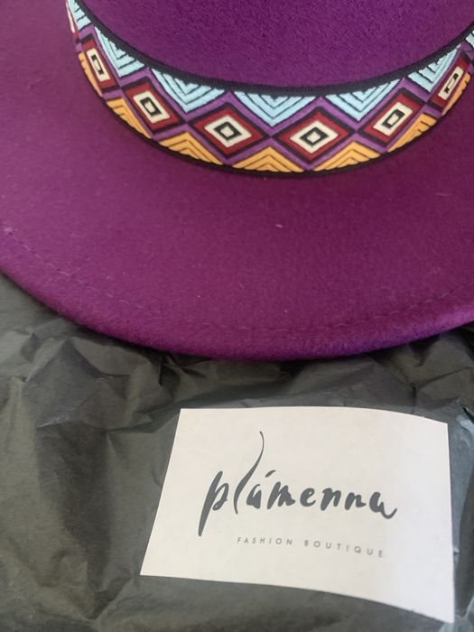 Велурена шапка на Plamena Fashion