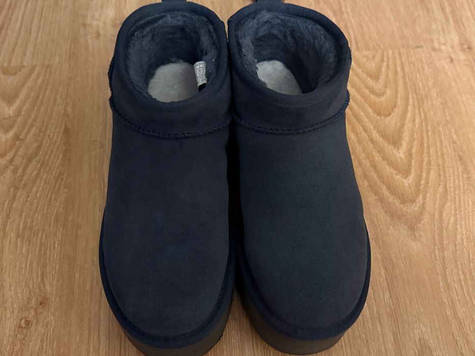 UGG ultra mini albastru marin