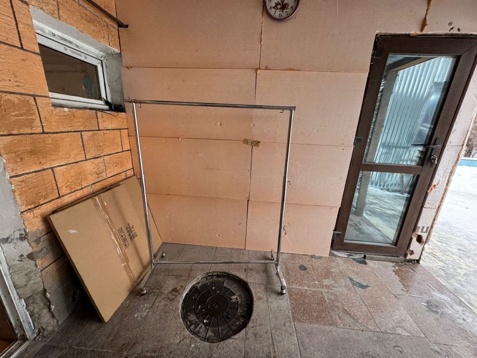 Вешалка гардеробная