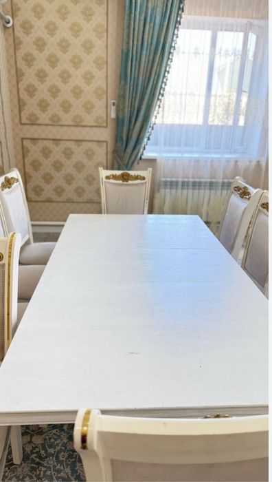 Стол с стульями