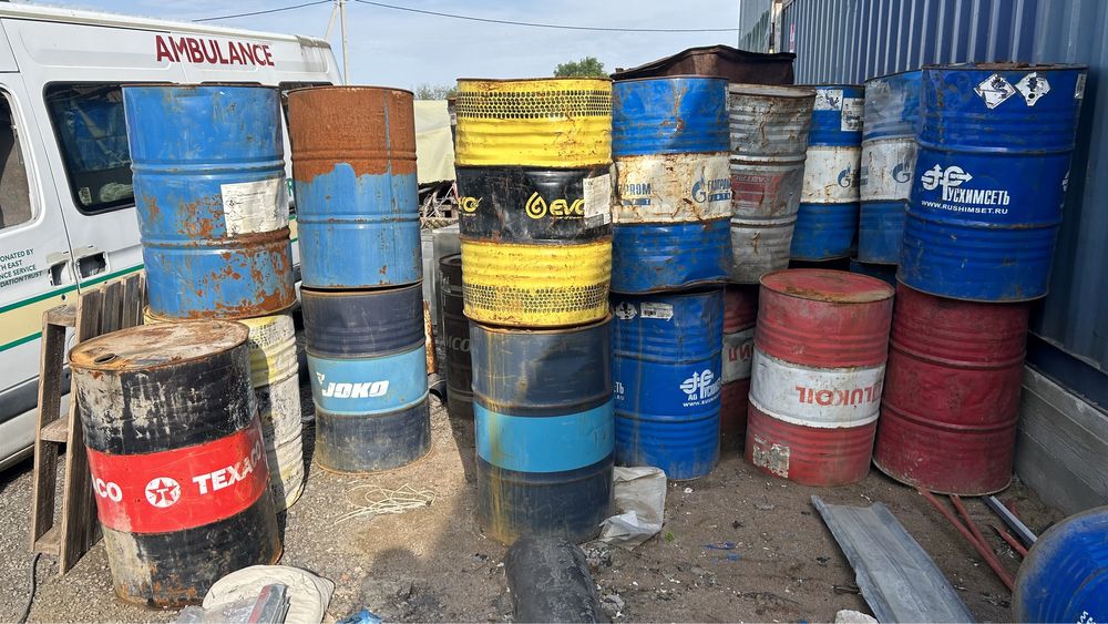 продаются бочки 200л