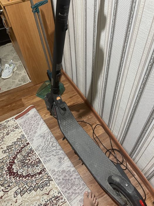 Электросамкат ninebot