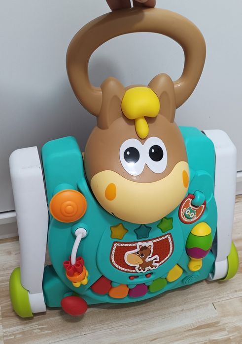 Premergător cu masa de activități pentru bebe