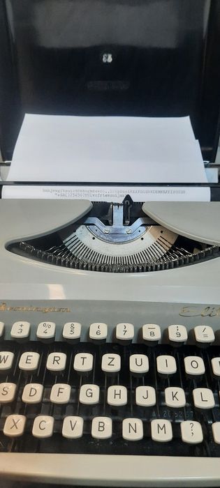 Mașină de scris Remington Elitza 1969 impecabilă