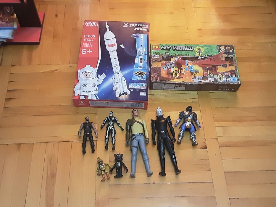 Продаётся лего оригинал цена договорная