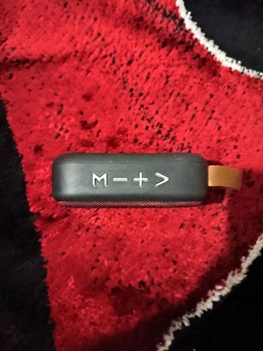 Vând boxa bluetooth in stare buna