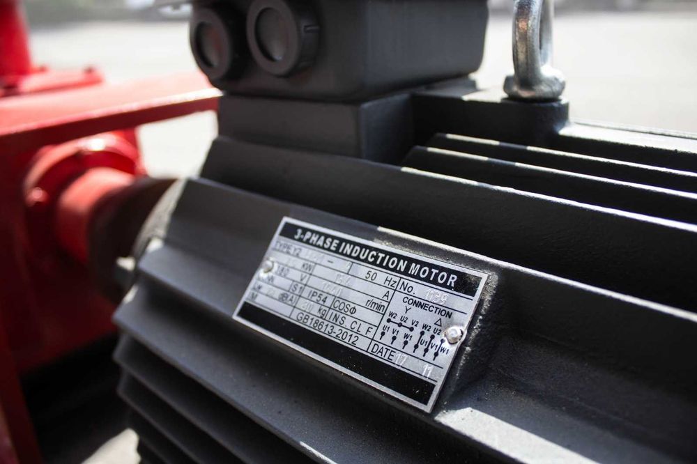 Granulator furaje KL-200 cu 3 matrite și motor inclus – Capacitate de producție. max. 300 kg/oră