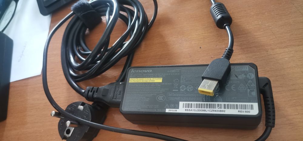 Блок питания на ноутбук