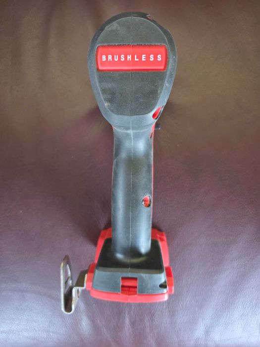MilwaukeeMasina de insurubat cu impact cu motor, fara perii 1/4"Hex Milwaukee model M18 CBLID-0