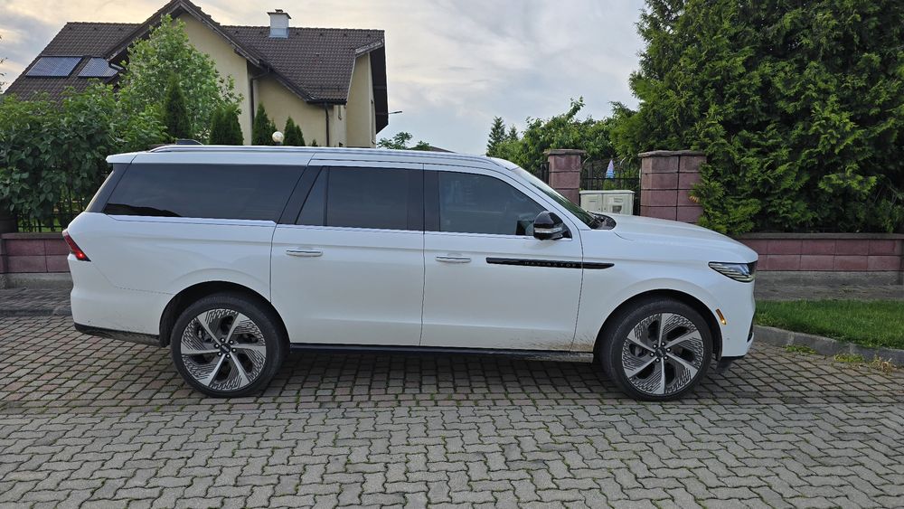Lincoln Navigator