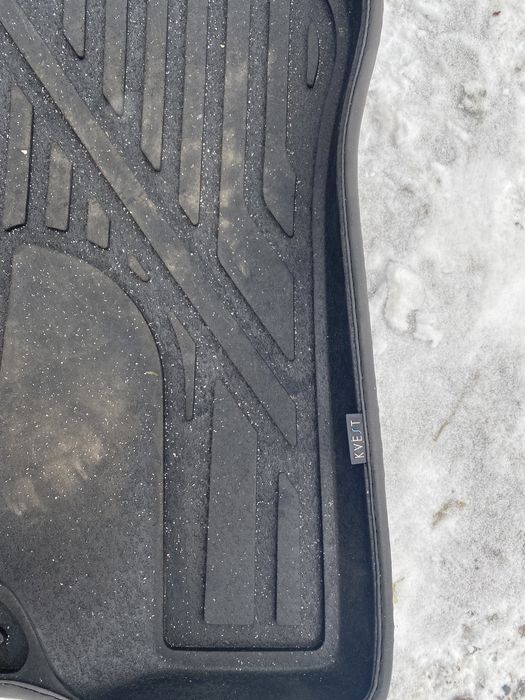 Продам оригинальные резиновые ковры лексус 570