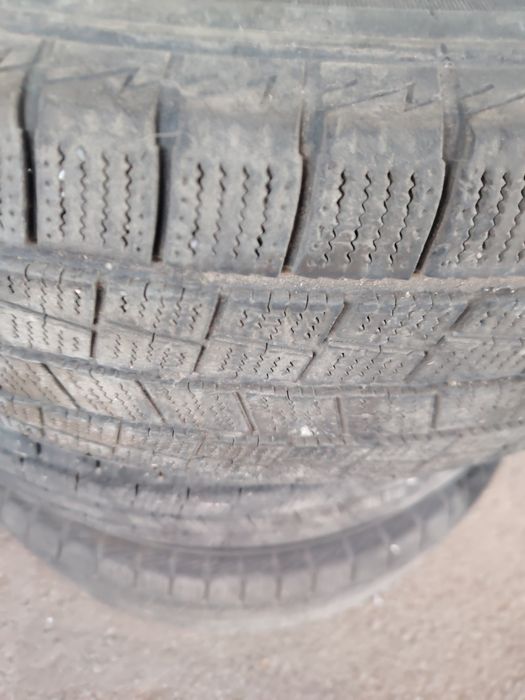 Продам резину 225/70 R16