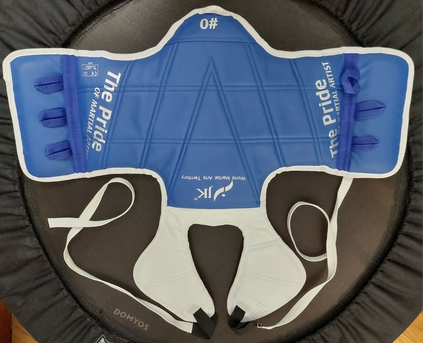 Set protectii taekwondo (casca + vesta protectie piept)