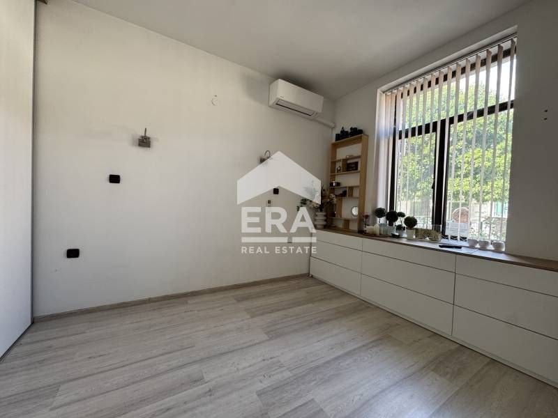 Продава се Тристаен апартамент в Силистра, Център - 78 кв.м за 1359 €/кв.м - Снимка #2